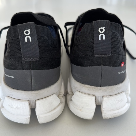 ON Running Cloudswift Trainers Sneakers Women’s Size 10.5 Black White Color - Picture 6 of 14